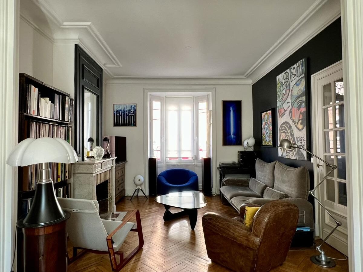 MAISON BEL ETAGE  DE CARACTERE SECTEUR BUISSON