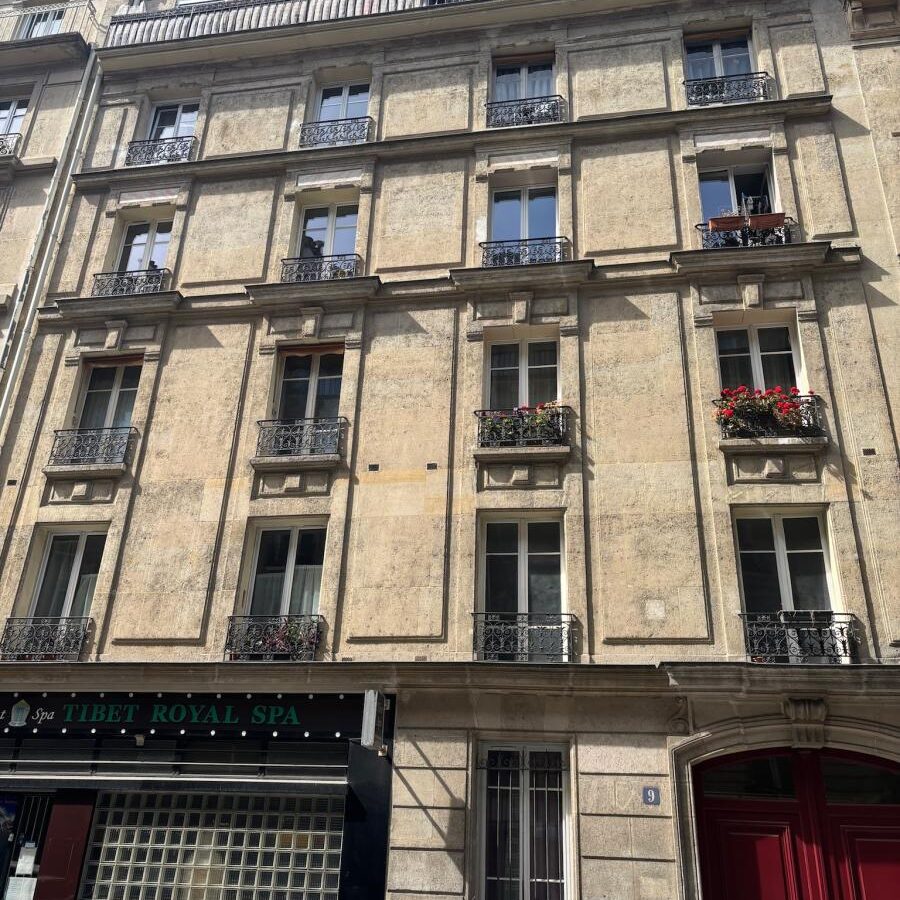 3 pièces à rafraîchir – quartier vivant et convivial (Jules Joffrin)